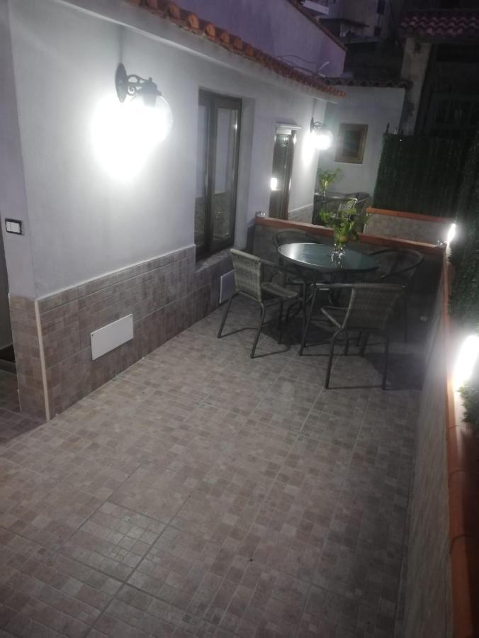 Maremonti Apartments Castellammare di Stabia Bagian luar foto