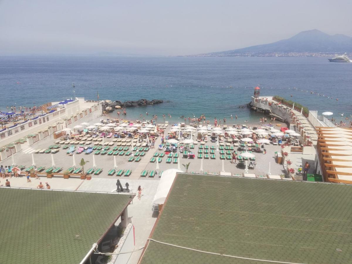 Maremonti Apartments Castellammare di Stabia Bagian luar foto