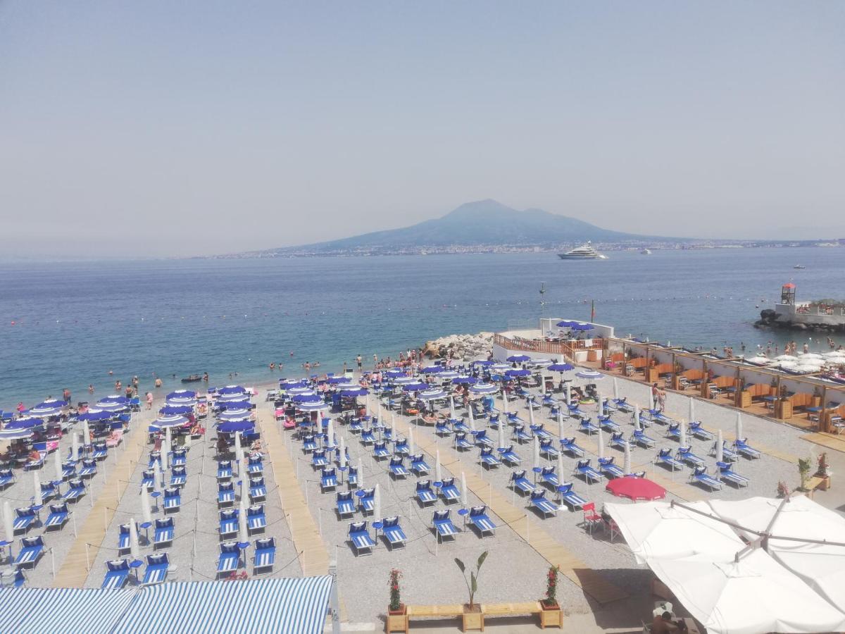 Maremonti Apartments Castellammare di Stabia Bagian luar foto