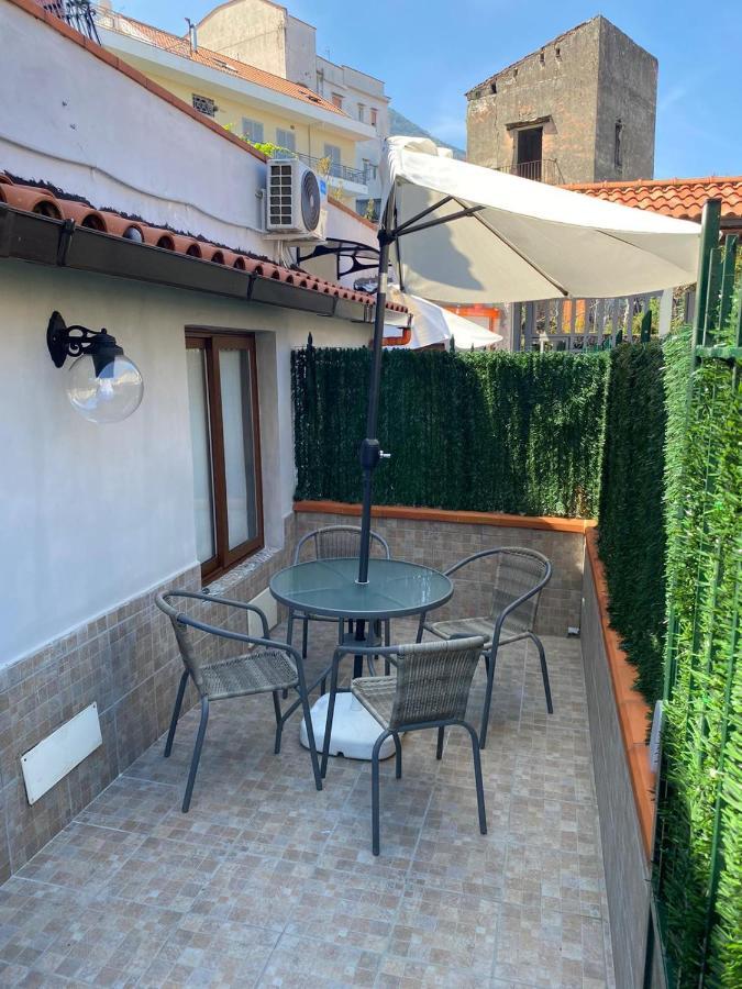 Maremonti Apartments Castellammare di Stabia Bagian luar foto
